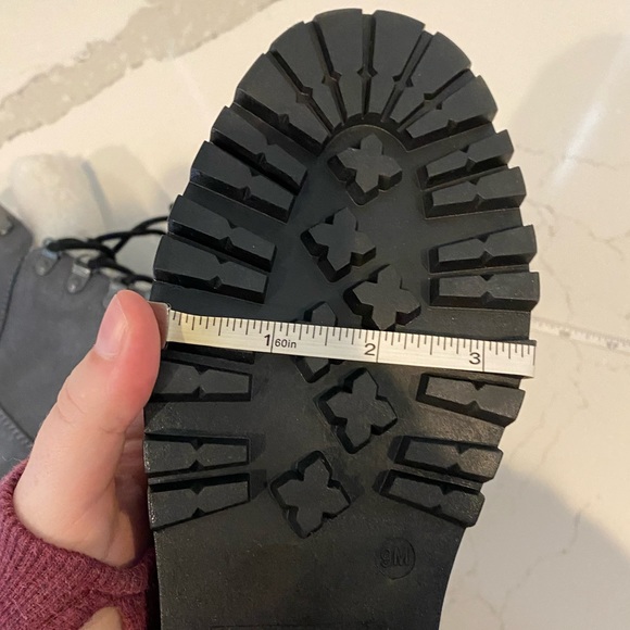 NWOT Marc Fisher
Women's Mallie Lug Sole Sherpa Booties - Picture 11 of 13